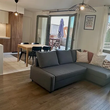 Luminous With Terraces Saint-Denis (Seine-Saint-Denis)